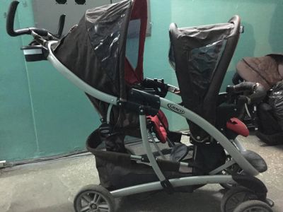Лот: 4677809. Фото: 1. Отдам Коляску Graco для двойни... Коляски