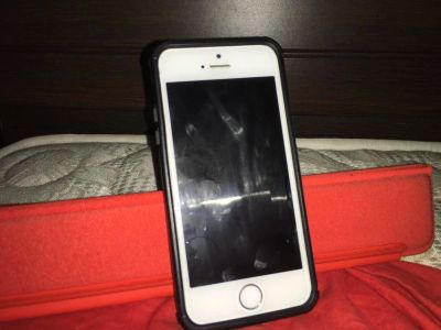 Лот: 10125446. Фото: 1. iPhone 5s 16gb gold. Смартфоны