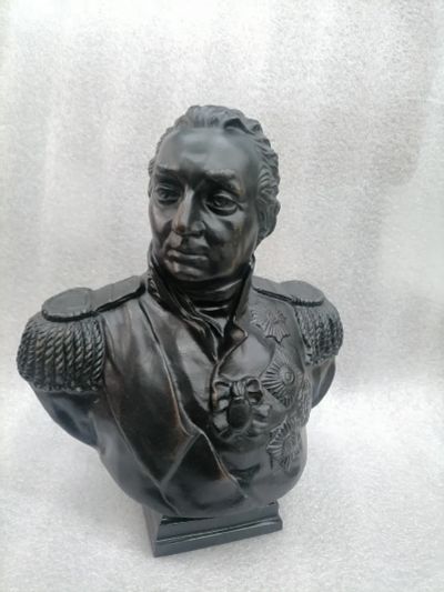 Лот: 24985406. Фото: 1. бюст Кутузов М.И. Скульптуры