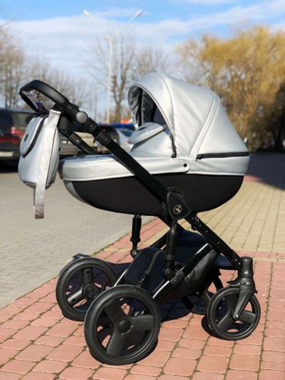 Лот: 17385569. Фото: 1. Коляска 3в1 Verdi Mirage Silver. Коляски