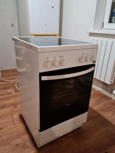 Лот: 18261375. Фото: 1. Плита электрическая Zanussi б... Плиты, духовые шкафы, варочные поверхности