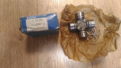 Лот: 13877905. Фото: 1. Крестовина карданного вала volvo-ford... Трансмиссия