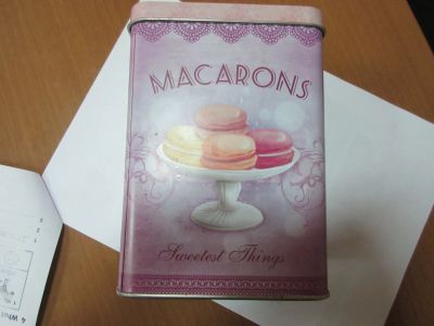 Лот: 12142459. Фото: 1. Розовая металлическая баночка. Контейнеры, банки