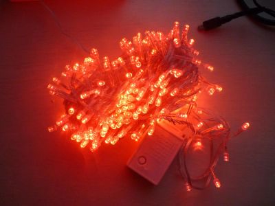 Лот: 3435685. Фото: 1. 100 LED гирлянда красная на белом... Гирлянды, шарики, новогодние аксессуары