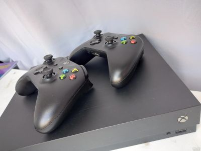 Лот: 18252634. Фото: 1. xbox one x + игры. Игровые приставки, консоли