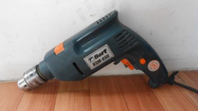 Лот: 9347647. Фото: 1. Продам ударную дрель Bort BSM-650U... Электроинструмент