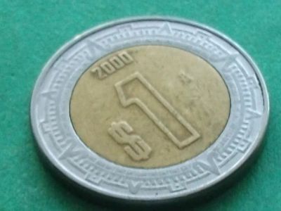 Лот: 11680128. Фото: 1. Монета 1 песо Мексика 2000 герб... Америка