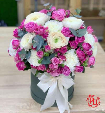 Лот: 13526021. Фото: 1. Лот №131 букет в шляпной коробке... Свежие цветы
