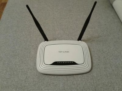 Лот: 7825453. Фото: 1. Роутер TP-LINK wr841n. Маршрутизаторы (роутеры)