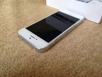 Лот: 3868458. Фото: 1. iPhone 5 белый (16гб) комплект... Смартфоны