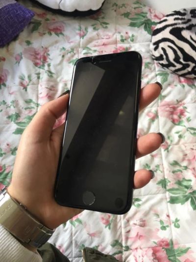Лот: 9816910. Фото: 1. iPhone 7 128G jet black. Смартфоны