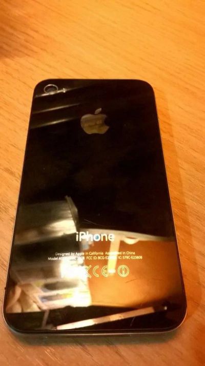 Лот: 10724460. Фото: 1. IPhone 4. Смартфоны