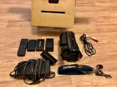 Лот: 15148756. Фото: 1. Видеокамера Sony Handycam CCD-TR340E... Видеокамеры