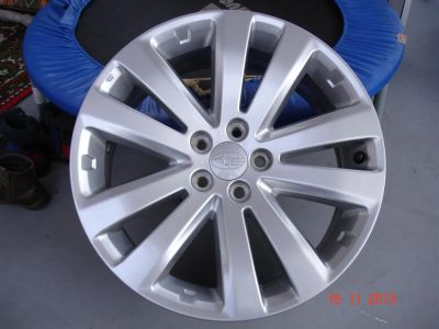 Лот: 3406906. Фото: 1. Продам диск б/у оригинальный Subaru... Диски
