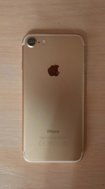 Лот: 17325755. Фото: 1. IPhone 7 32gb. Смартфоны