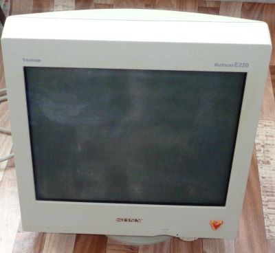 Лот: 15920573. Фото: 1. Монитор SONY CPD-E220E. ЭЛТ-мониторы