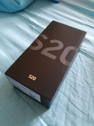 Лот: 15596875. Фото: 1. Galaxy S20 гарантия, РСТ (цвет... Смартфоны