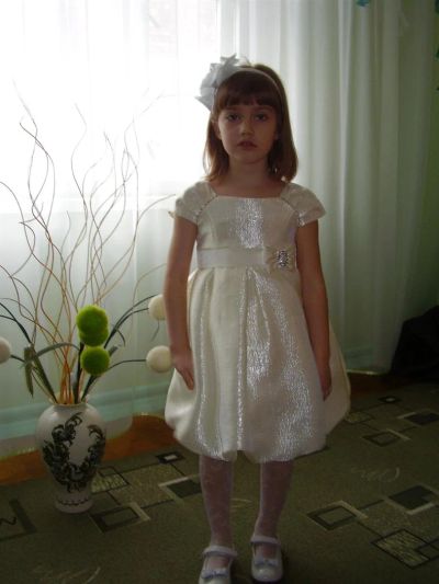 Лот: 3466342. Фото: 1. Платье к празднику. Платья, сарафаны