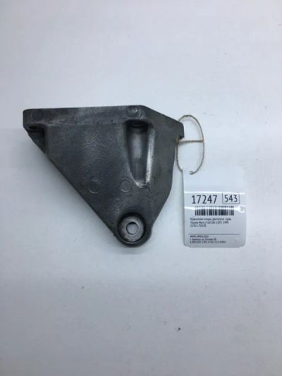 Лот: 20379750. Фото: 1. Кронштейн опоры двигателя Toyota... Двигатель и элементы двигателя