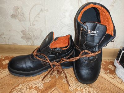 Лот: 17099083. Фото: 1. Ботинки рабочие с усиленным носком... Спецодежда, спецобувь
