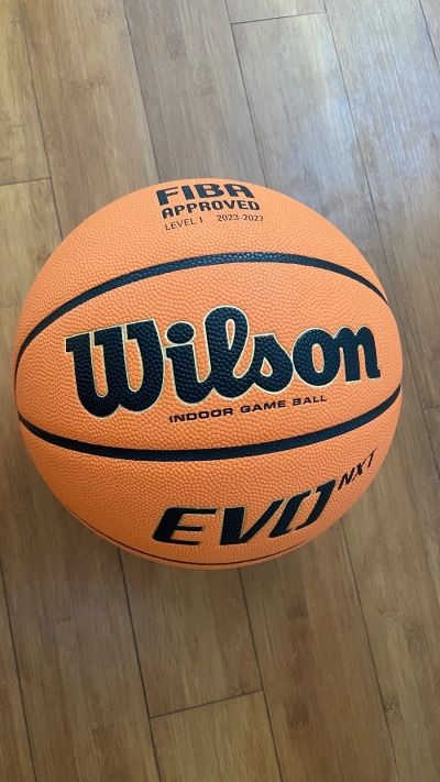 Лот: 25743715. Фото: 1. Баскетбольный мяч Wilson evo next... Мячи, ракетки, шайбы, клюшки