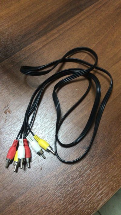 Лот: 21440934. Фото: 1. Шнур 3RCA-3RCA немного Б/У 1,5... Шнуры, кабели, разъёмы