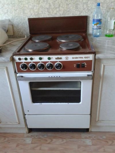 Лот: 3487235. Фото: 1. Продам электроплиту Электра 1001. Плиты, духовые шкафы, варочные поверхности