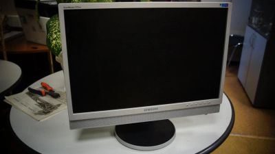 Лот: 6658198. Фото: 1. Большой монитор c аккустикой Samsung... ЖК-мониторы