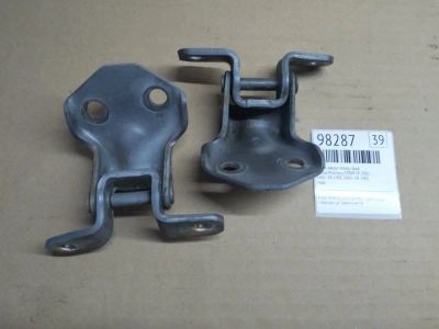 Лот: 21397610. Фото: 1. петля двери Mazda Premacy CP8W. Кузов