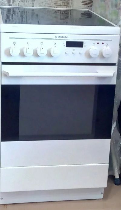 Лот: 5327637. Фото: 1. Керамическая плита Electrolux... Плиты, духовые шкафы, варочные поверхности