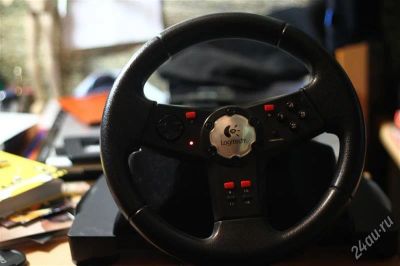 Лот: 1338728. Фото: 1. Игровой руль Logitech. Рули, джойстики