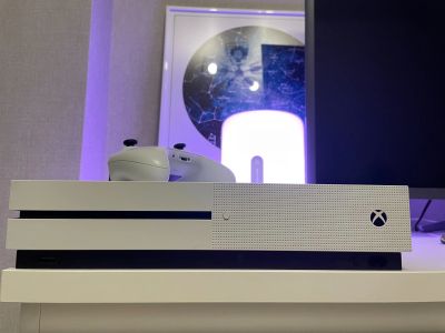 Лот: 18217931. Фото: 1. Xbox one s1tb. Игровые приставки, консоли