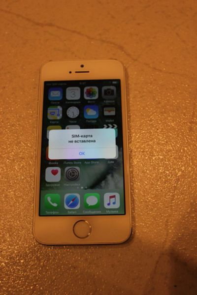 Лот: 8526455. Фото: 1. Iphone 5s 16Гб серебро(тач айди... Смартфоны