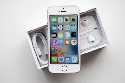 Лот: 8292519. Фото: 1. Продам Apple iPhone SE. Идеальное... Смартфоны