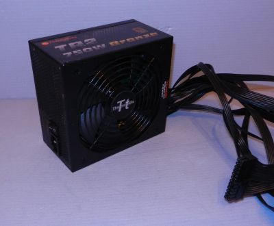 Лот: 7923800. Фото: 1. Блок питания Thermaltake TR2 750W. Корпуса, блоки питания