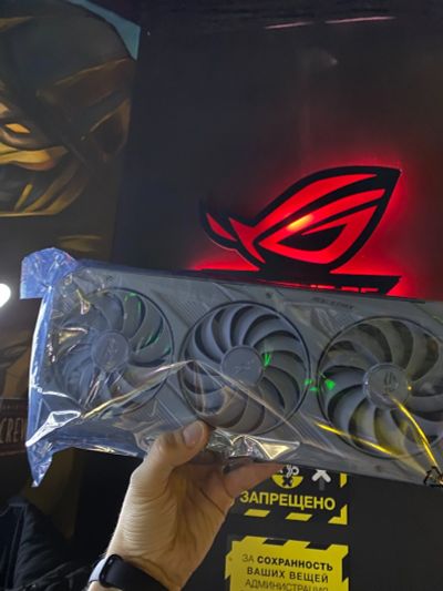 Лот: 18042651. Фото: 1. Видеокарта Asus Rog Strix RTX... Видеокарты