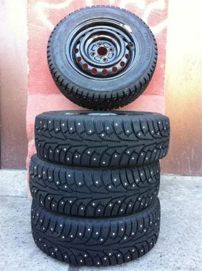 Лот: 1011450. Фото: 1. Шины с дисками Nokian Hakkapeliitta... Шины на дисках