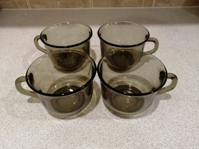 Лот: 15504570. Фото: 1. Четыре кружки из темного стекла. Кружки, стаканы, бокалы