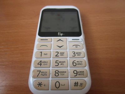 Лот: 5390700. Фото: 1. Телефон Fly Ezzy 4. Кнопочные мобильные телефоны