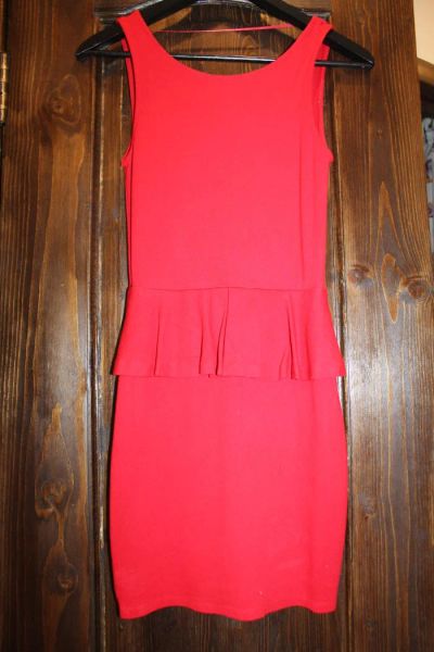 Лот: 9014067. Фото: 1. Платье с баской Zara. Размер S. Платья
