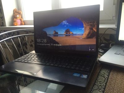 Лот: 6736747. Фото: 1. Продам ноутбук Samsung NP300V5A-S0W. Ноутбуки