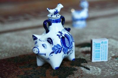 Лот: 781086. Фото: 1. Гжель, хрюшка Продано. Сувенирные мелочи