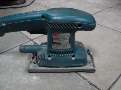 Лот: 4893503. Фото: 1. Продам шлифмашину Makita BO3700... Электроинструмент
