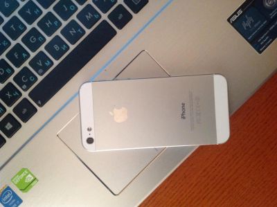 Лот: 4137859. Фото: 1. iphone 5 белый!!! обмен на черный... Смартфоны