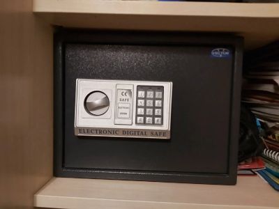 Лот: 17106878. Фото: 1. Сейф Vector. Металлическая мебель
