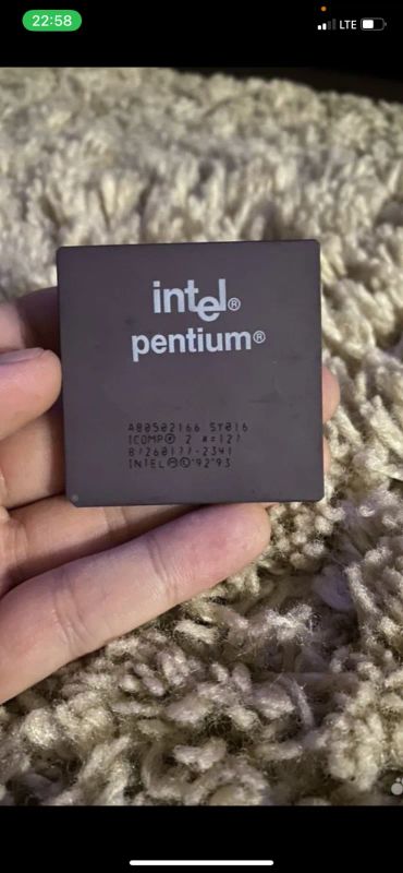 Лот: 22716968. Фото: 1. Процессор Intel. Процессоры