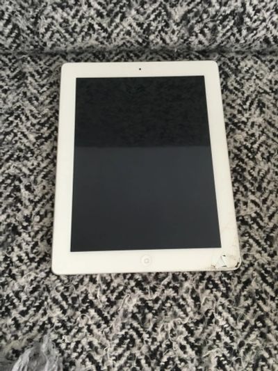 Лот: 11331041. Фото: 1. iPad 4 16 gb wi-fi + sim LTE. Планшеты