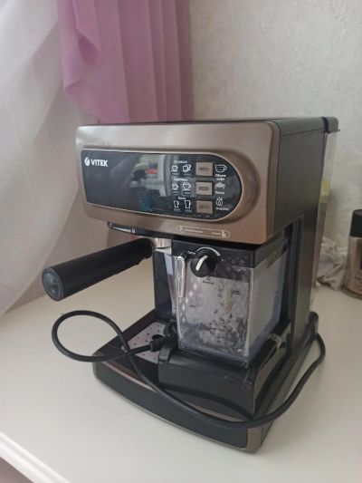 Лот: 18040858. Фото: 1. кофеварка Vitek VT-1517. Чайники, кофемашины, кулеры