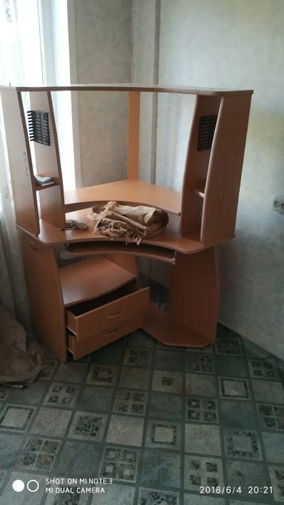 Лот: 11628143. Фото: 1. Стол компьютерный. Компьютерные и письменные столы