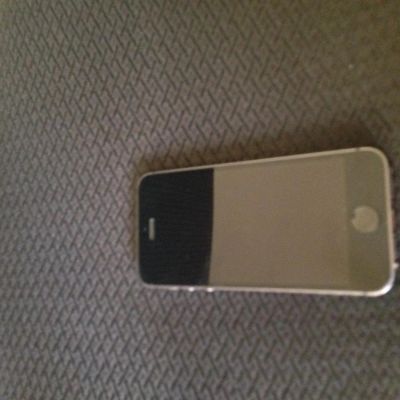 Лот: 5410755. Фото: 1. Iphone 5S Space Gray заблокирован... Смартфоны